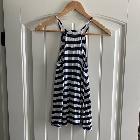 navy and white tank - Picture 4 of 4